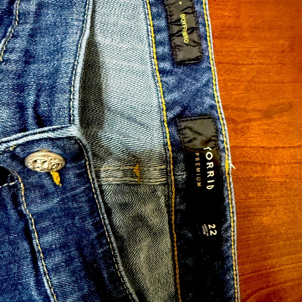 Torrid boyfriend style jeans size plus (22)
